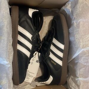 NWT 9Kids Samba Originals